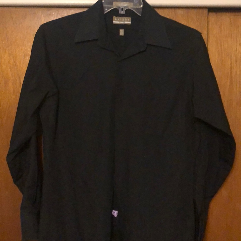 Black Van Heusen button up dress shirt